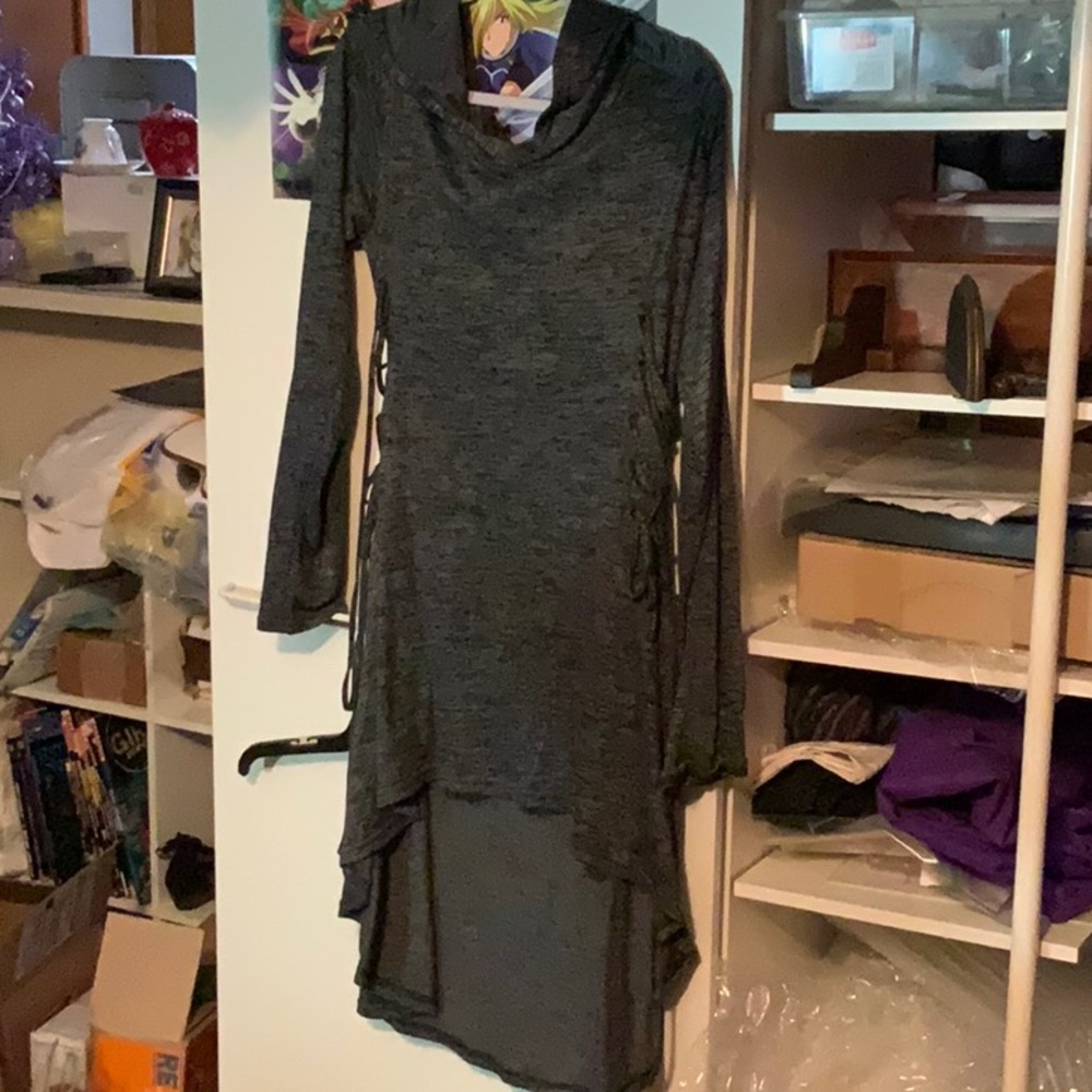 Hi-low hooded dress